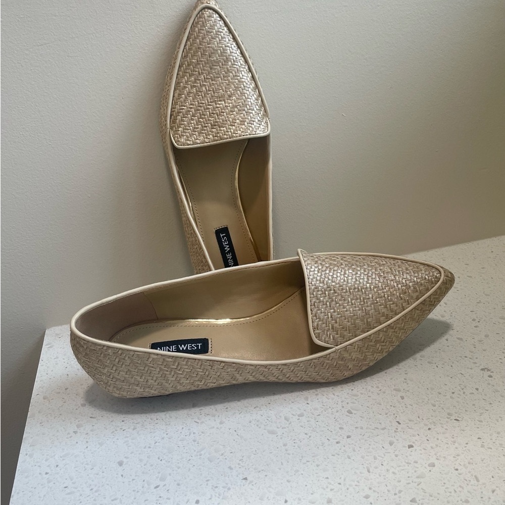 Nine West Women's Tan Loafers size 9 NWT